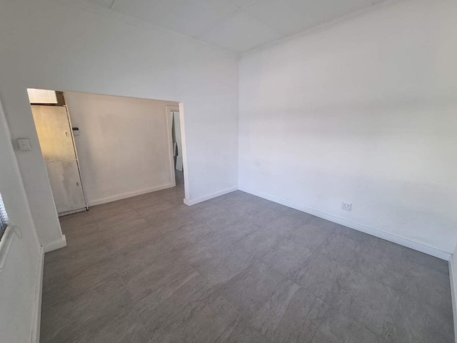 To Let 3 Bedroom Property for Rent in Wynberg Western Cape